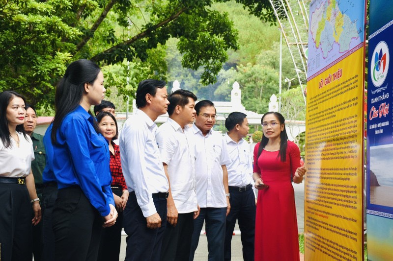 Bảo tàng Hà Tĩnh tổ chức trưng bày chuyên đề “Hà Tĩnh điểm hẹn” trong tuần Văn hoá “Linh thiêng Đồng Lộc”
