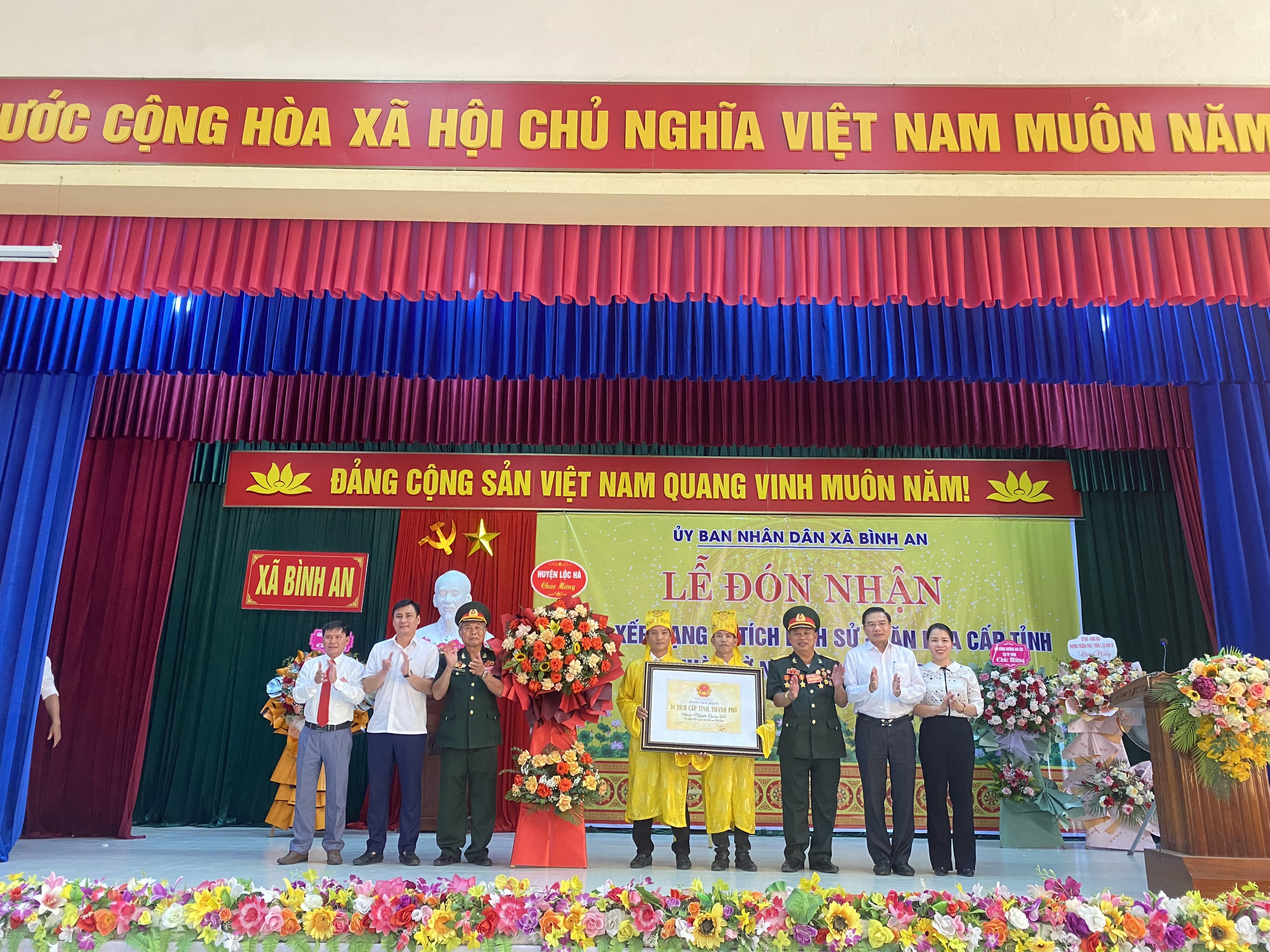 Đón nhận Bằng xếp hạng di tích lịch sử - văn hoá cấp tỉnh Nhà thờ Nguyễn Quang Đa