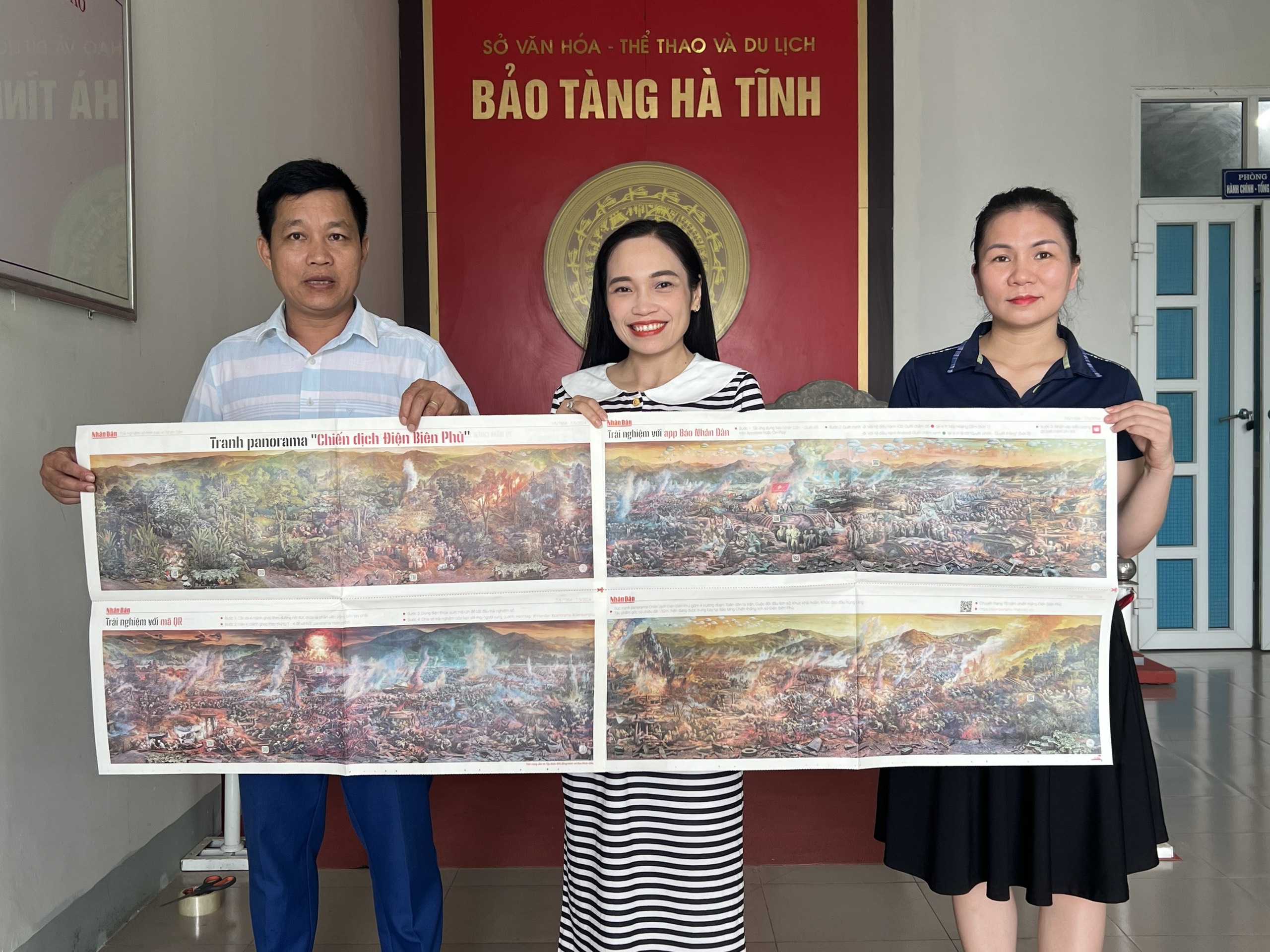Bảo tàng tỉnh Hà Tĩnh tiếp nhận bộ tranh Panorama do báo Nhân Dân kính tặng